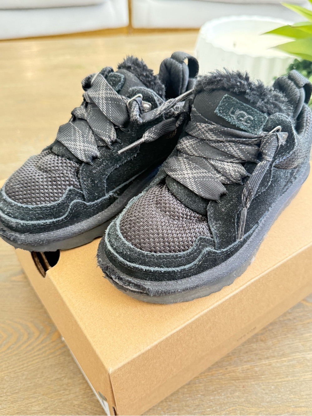 UGG Kids Black Plush-Lined Lace-Up Sneakers